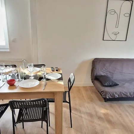 Tres Grande Maison Individuelle Nyaraló Aurillac