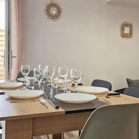 Tres Grande Maison Individuelle Nyaraló