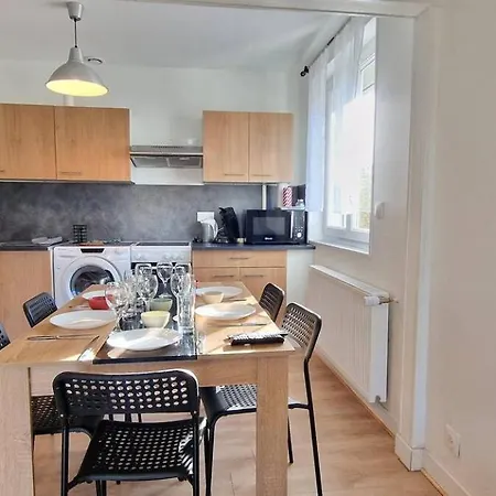 Tres Grande Maison Individuelle Nyaraló Aurillac
